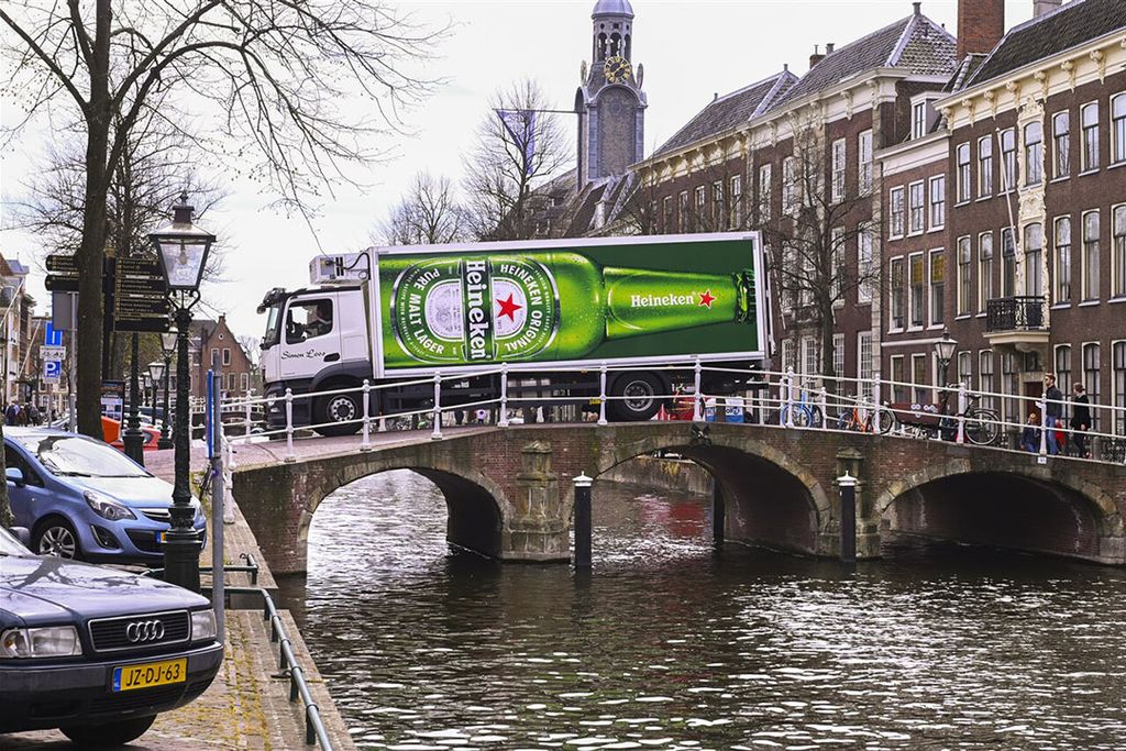 Een vrachtwagen van Heineken. De bierbrouwer is één van de grootste familiebedrijven van Nederland. - Foto: ANP