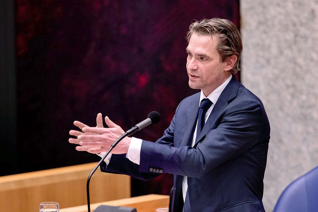 Minister van Economische Zaken Bas van  t Wout is bereid het voorstel tot verlenging van de specifiek voor land- en tuinbouw ingestelde steunregeling uit te voeren. - Foto: ANP