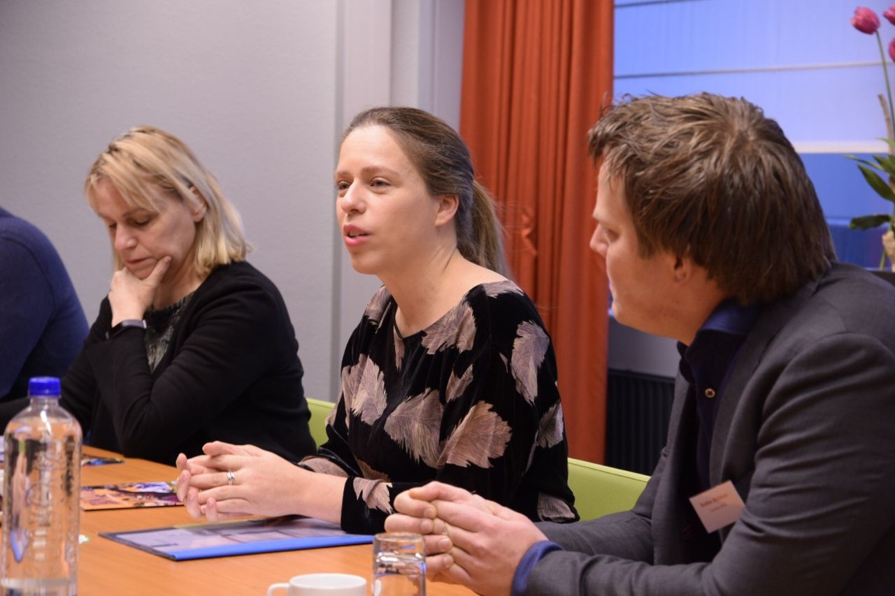 Voorafgaand aan de NAJK-inspiratiedag had minister Schouten 's ochtends een bijeenkomst met jonge boeren over de problematiek die zij ervaren. Foto: NAJK