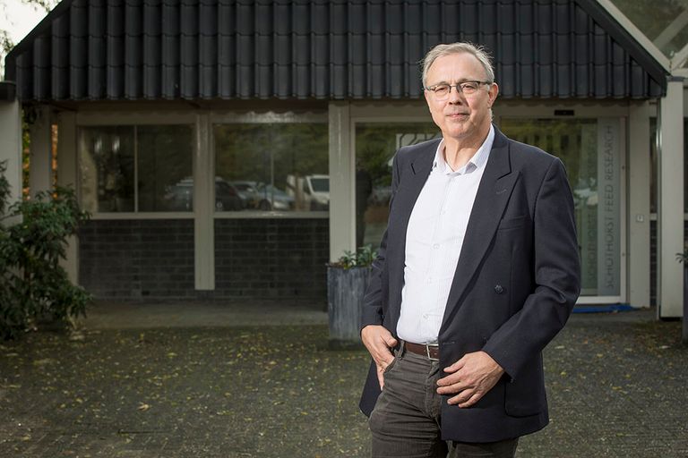 Veevoerdeskundige Piet van der Aar constateert dat een groter deel van de voermaatregel is gebaseerd op schattingen dan hij veronderstelde. - Foto: Koos Groenewold