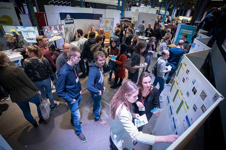 Overzicht van de Food & Agri Carrièredag in 2019. Op 18 maart 2022 organiseert Food&Agribusiness de 5e editie van dit evenement. - Foto: Koos Groenewold