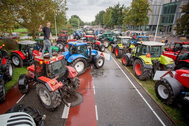Protesterende boeren bij het provinciehuis van Overijssel, oktober 2019. - Foto: ANP