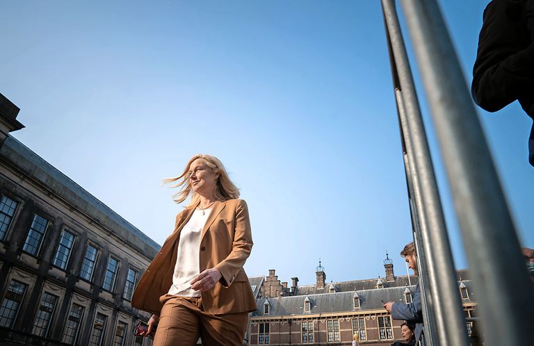 Sigrid Kaag (D66) op het Binnenhof. Halvering van de veestapel is voor D66 geen breekpunt. Foto: ANP