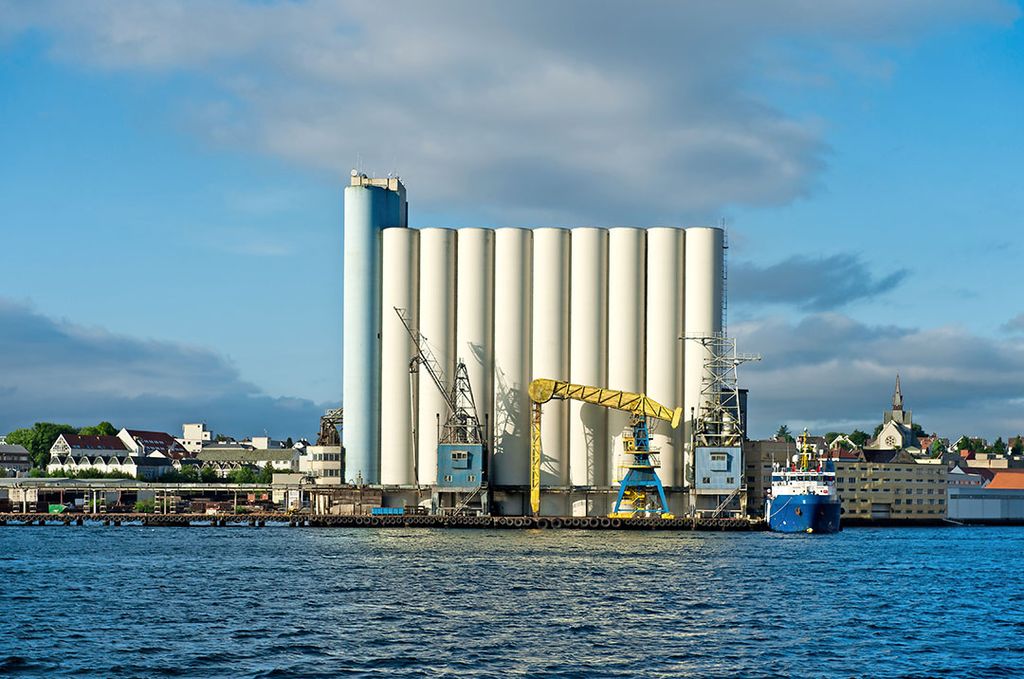 Graansilo's. Bunge verhandelde vorig jaar 47 miljoen ton grondstoffen (granen zoals mais, tarwe en gerst). - Foto: Canva