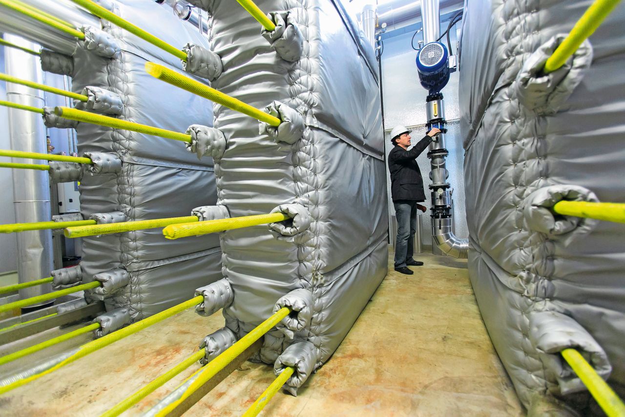 Archieffoto van aardwarmtestation. Foto: Roel Dijkstra