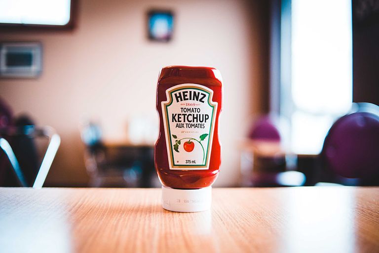 Producten van Kraf Heinz, zoals tomatenketchup, werden beter verkocht tijdens de lockdowns. - Foto: Canva/Erik Mclean