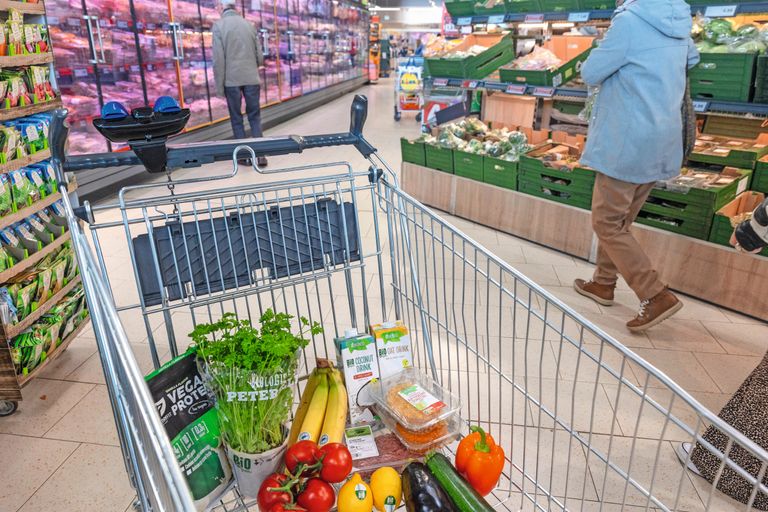 Supermarkten hebben veel maatregelen genomen om meer plantaardig te verkopen, maar dat werpt nog geen vruchten af. Foto: Herbert Wiggerman