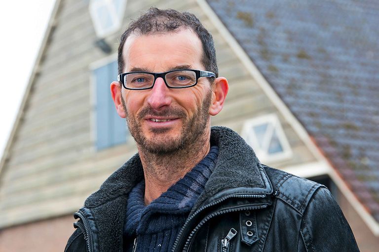 Joost van Strien is vegan akkerbouwer in Ens. - Foto: Ruud Ploeg