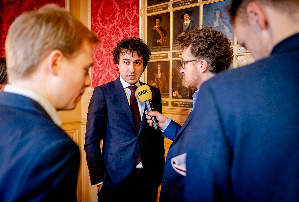 Jesse Klaver (GroenLinks) staat de pers te woord na afloop van een gesprek over de initiatiefwet Duurzame Aanpak Stikstof. - Foto: ANP
