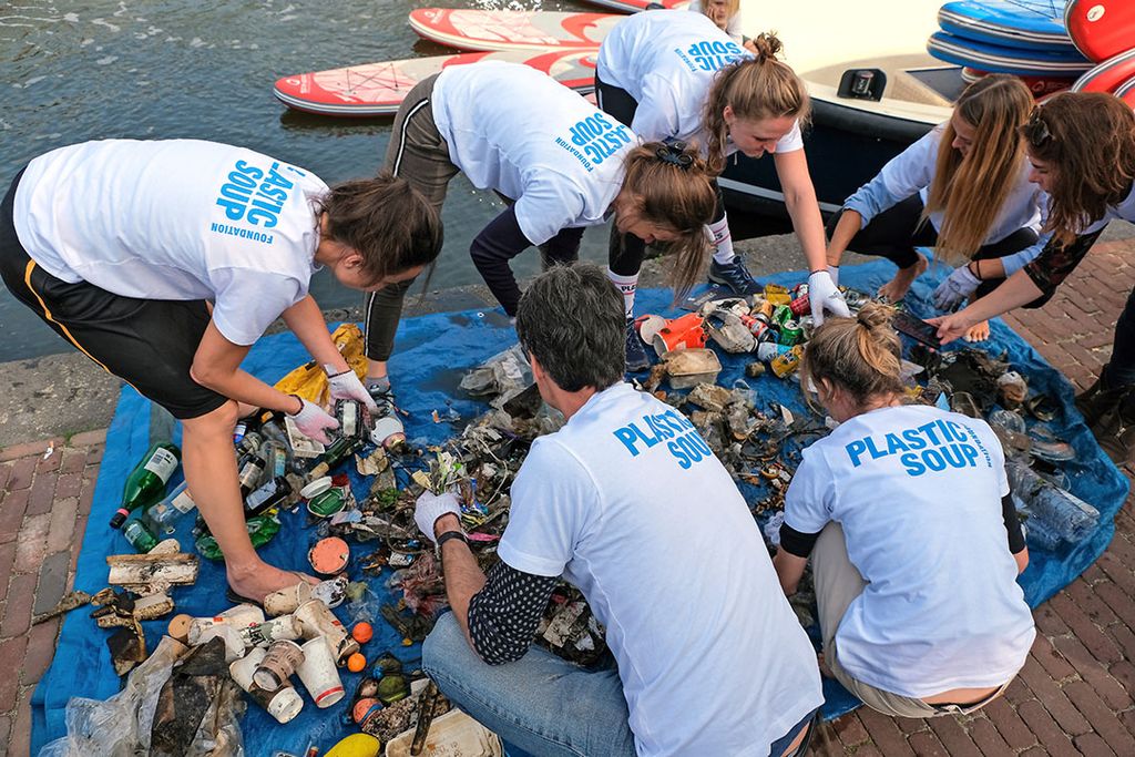 Amsterdam, de wereldwijde opruimactie World Cleanup Day. - Foto: ANP