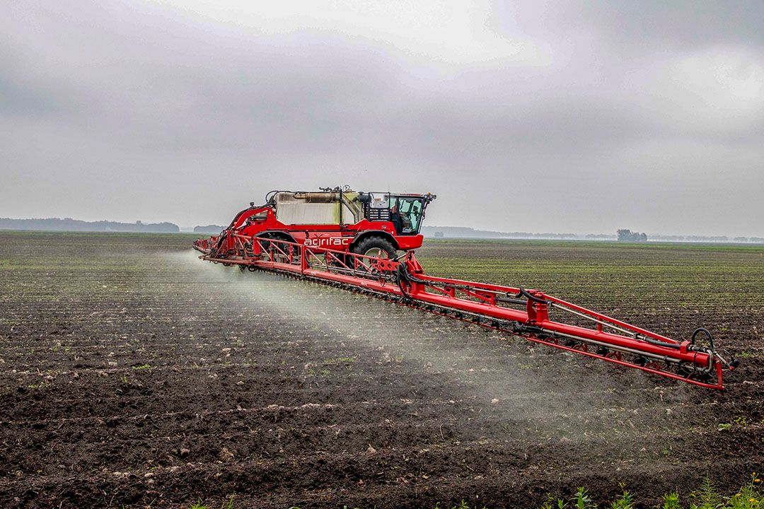Telers kunnen door corona in de knel komen met hun licentie voor gewasbescherming. - Foto: Koos van der Spek