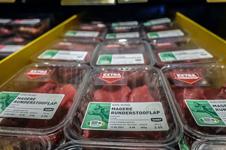 2022 had het jaar kunnen worden van meer Nederlands rundvlees in de Nederlandse supermarkten, maar dat is het niet geworden. - Foto: ANP