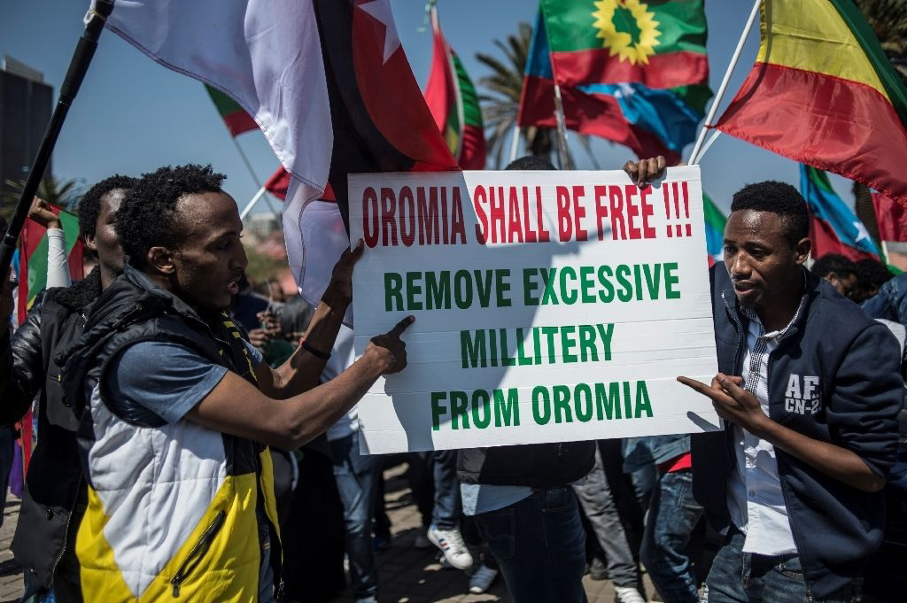 Foto: Yahoo News, protesten tegen de inmenging van de centrale overheid in Oromia