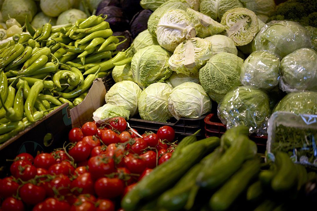 Groente is al geruime tijd duur in de winkel. - Foto: ANP