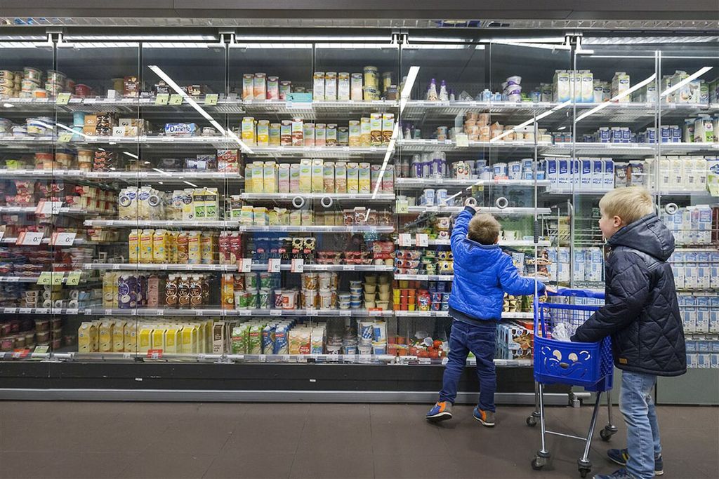 Rond 300 melkveehouders leveren melk die verwerkt wordt tot Albert Heijn-producten met het ‘Beter voor Koe, Natuur en Boer’-logo. - Foto: ANP