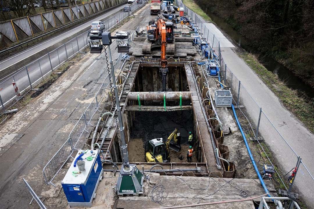 Bij de aanleg van warmteleidingen zoals voor het netwerk WarmteLinQ moet rekening worden gehouden met de toekomst. - Foto: ANP