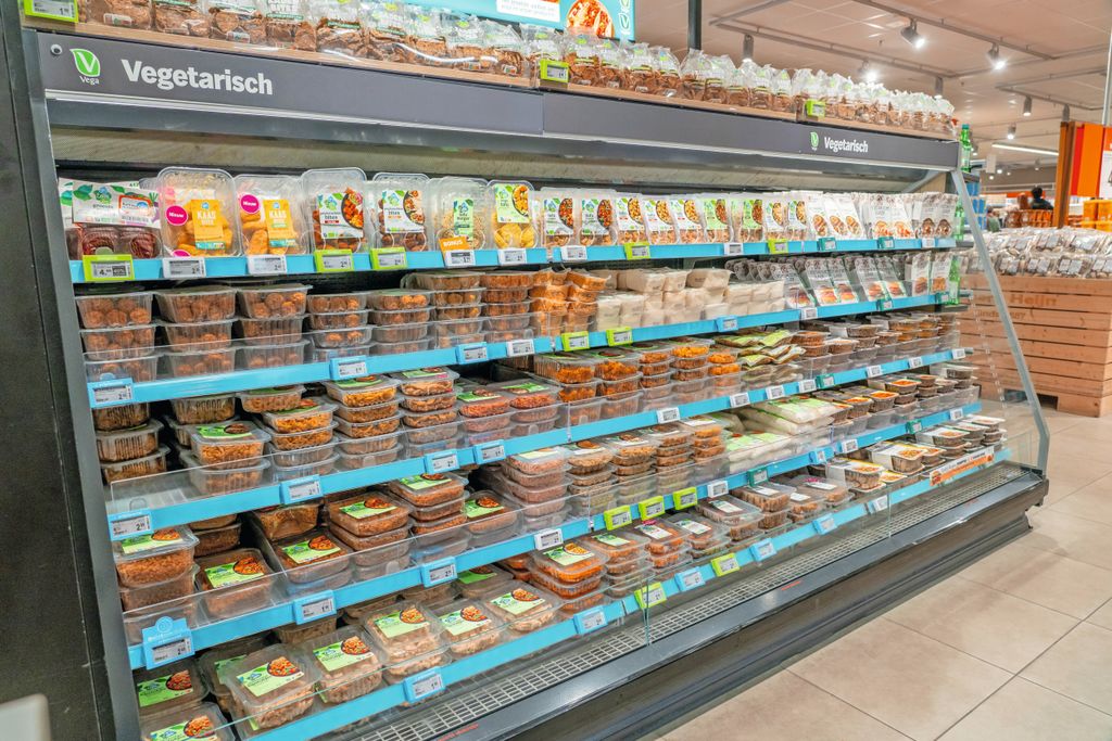 Het vleesvervangerassortiment bij Albert Heijn. Deze supermarkt scoort goed in de Superlijst Groen Europa. Foto: Jan Willem Schouten