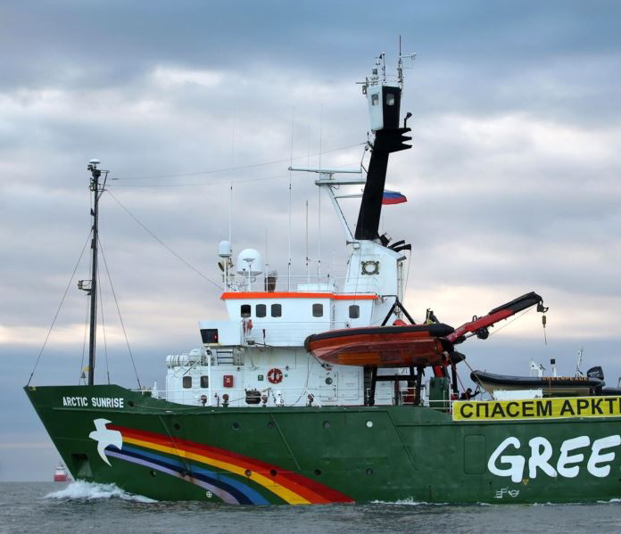 In Nederland is Greenpeace vooral bekend vanwege verzet op zee.