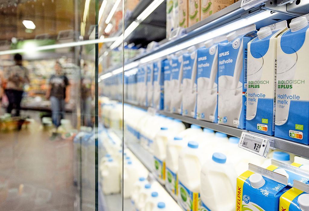 Voor zuivelproducten zijn  consumenten in een jaar tijd 17,3% meer kwijt. Foto: ANP